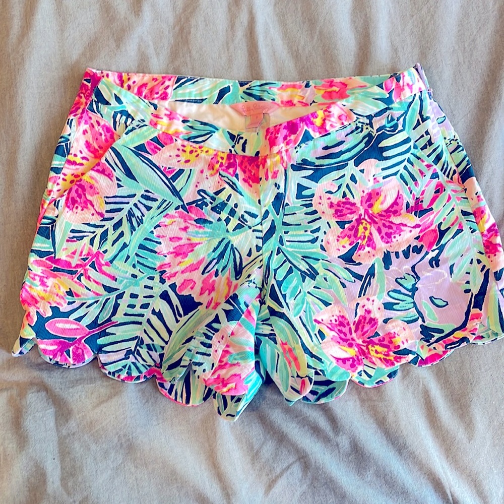 Lilly Pulitzer Scalloped Shorts, Size 0